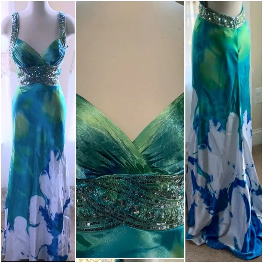 WOW!!! DAVID'S BRIDAL JEWELED GOWN SIZE 2 - Picture 1 of 4